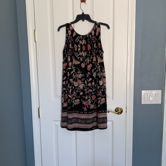Max Studio Dresses & Skirts - Floral Dress